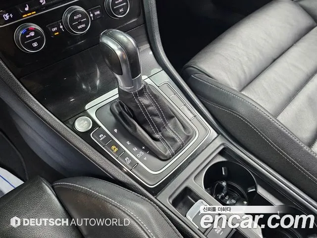 Volkswagen Golf Sportsvan 2015 thumb 9