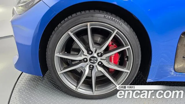 Kia Stinger 2018 thumb 4