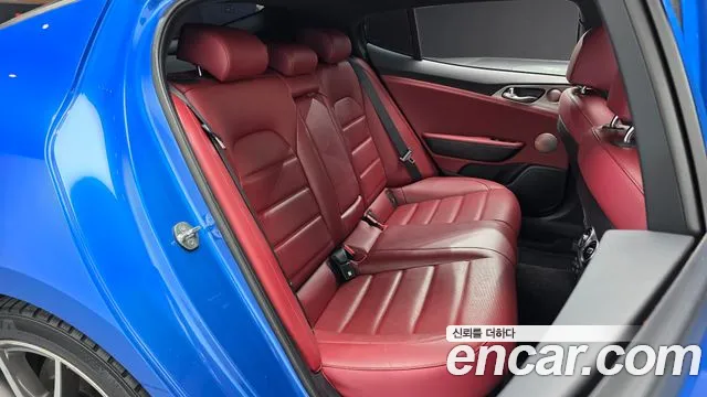 Kia Stinger 2018 thumb 10
