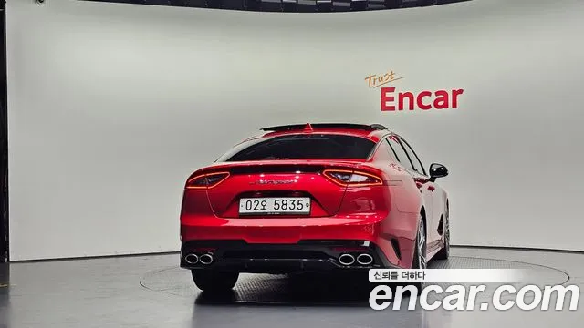 Kia Stinger 2018 thumb 4