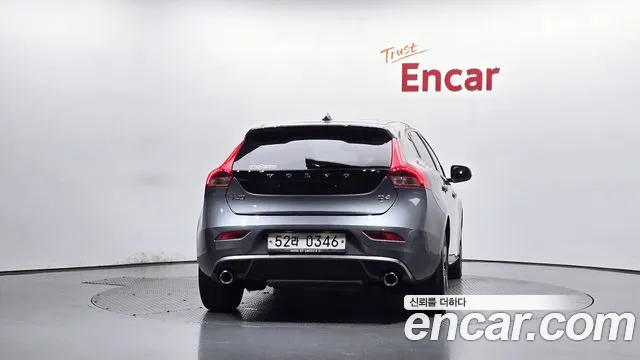 Volvo V40 2016 thumb 4