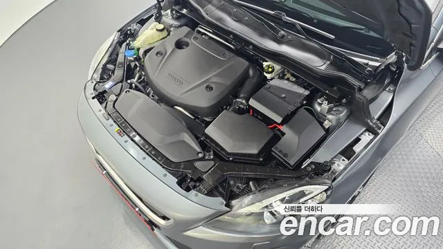 Volvo V40 2016 thumb 6