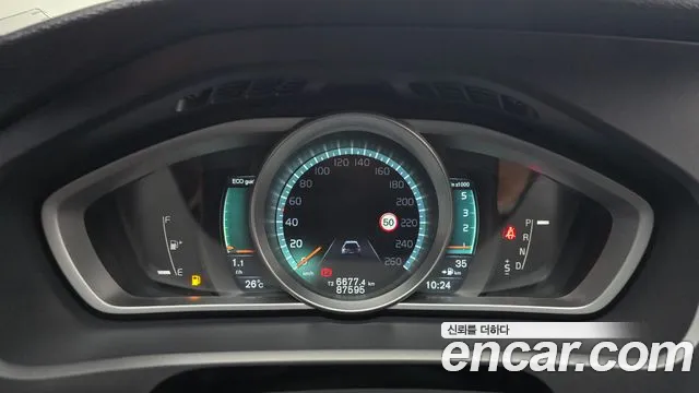 Volvo V40 2016 thumb 8