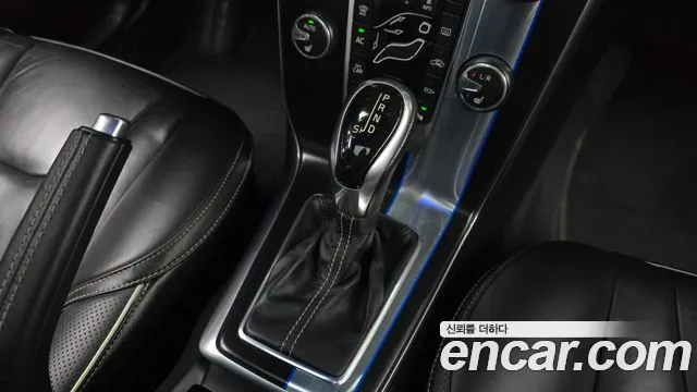 Volvo V40 2016 thumb 9