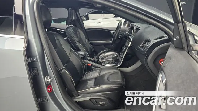 Volvo V40 2016 thumb 10