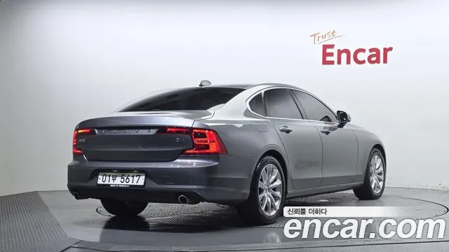 Volvo S90 2017 thumb 2