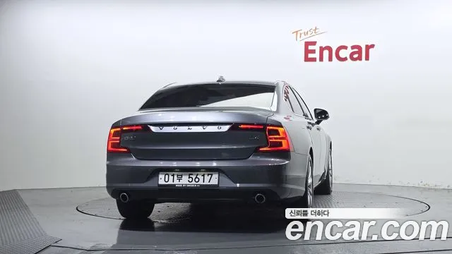 Volvo S90 2017 thumb 4