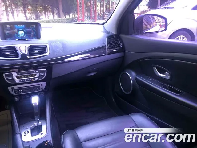 Renault-KoreaSamsung Fluence 2015 thumb 9