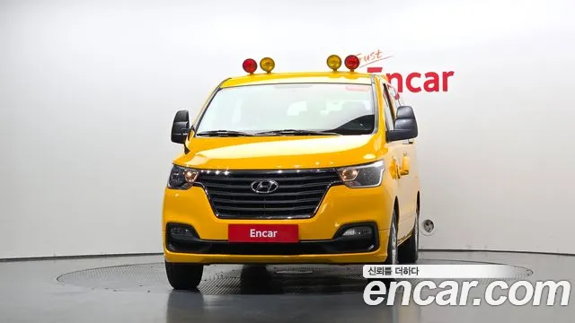 Hyundai Starex 2021 thumb 2