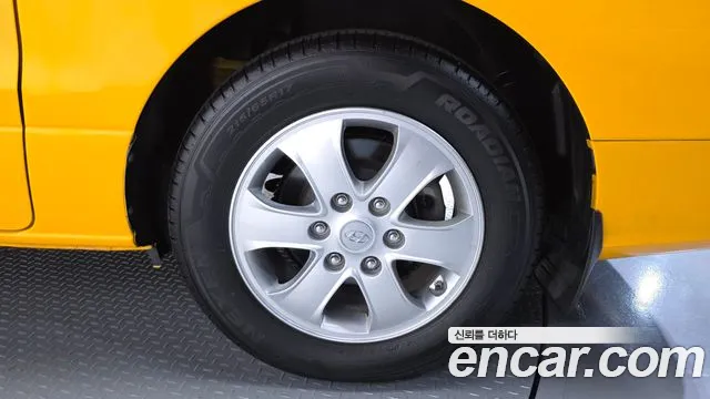 Hyundai Starex 2021 thumb 4