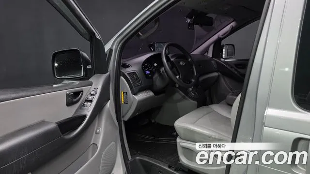 Hyundai Starex 2019 thumb 10