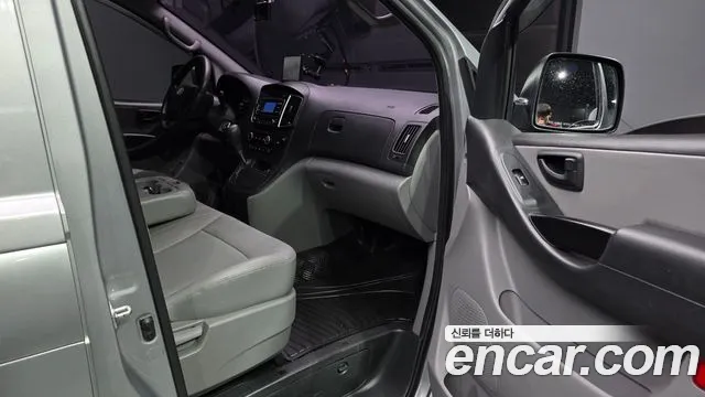 Hyundai Starex 2019 thumb 11