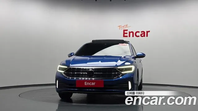 Volkswagen Jetta 2023 thumb 2