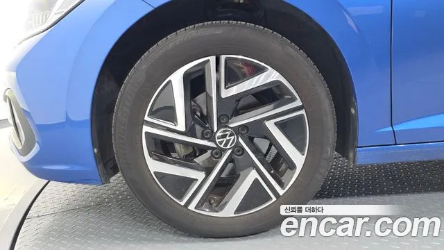 Volkswagen Jetta 2023 thumb 4