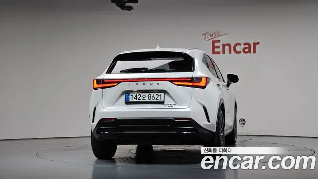 Lexus NX 2022 thumb 4