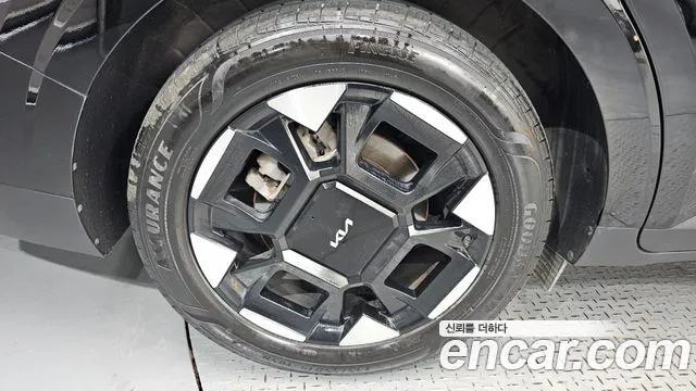 Kia Carnival 2023 thumb 4