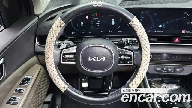 Kia Carnival 2023 thumb 11