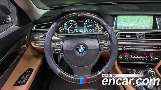 BMW 7-Series 2012 thumb 12