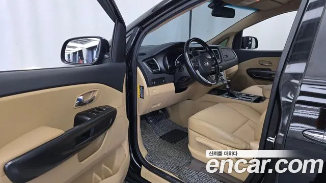 Kia Carnival 2020 thumb 10
