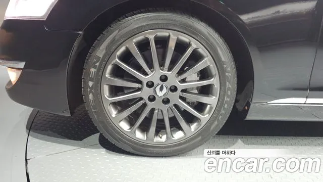 KG_Mobility_Ssangyong Chairman 2016 thumb 5
