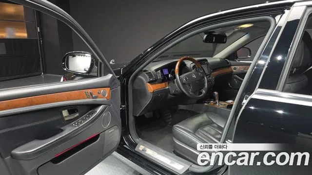 KG_Mobility_Ssangyong Chairman 2016 thumb 10