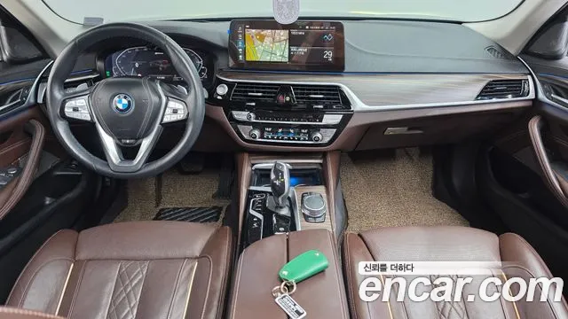 BMW 5-Series 2022 thumb 7