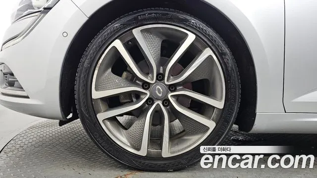 Renault-KoreaSamsung Megane 2016 thumb 5