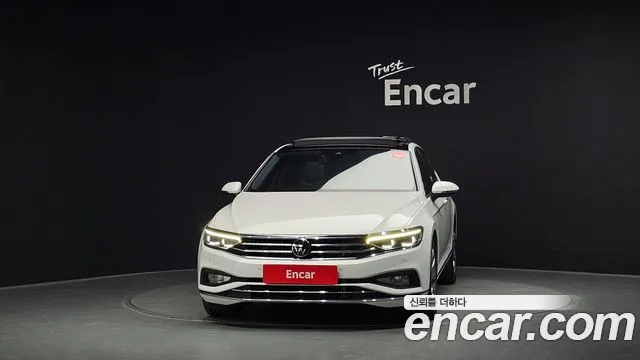Volkswagen Passat (North America and China) 2021 thumb 3