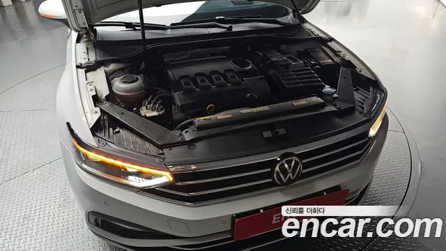 Volkswagen Passat (North America and China) 2021 thumb 6