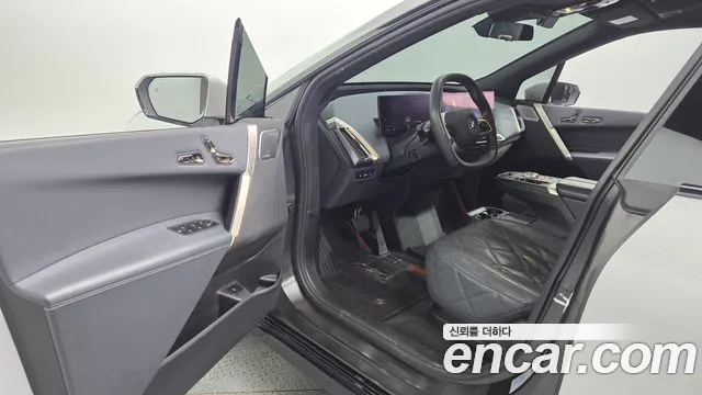 BMW iX 2022 thumb 9