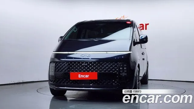 Hyundai Staria 2023 thumb 3