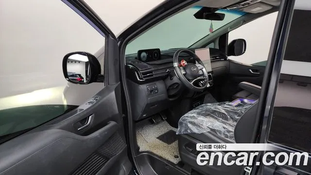 Hyundai Staria 2023 thumb 10