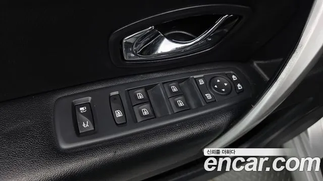Renault-KoreaSamsung SM5 2016 thumb 11