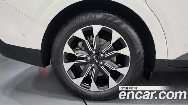 Kia Carnival 2023 thumb 5