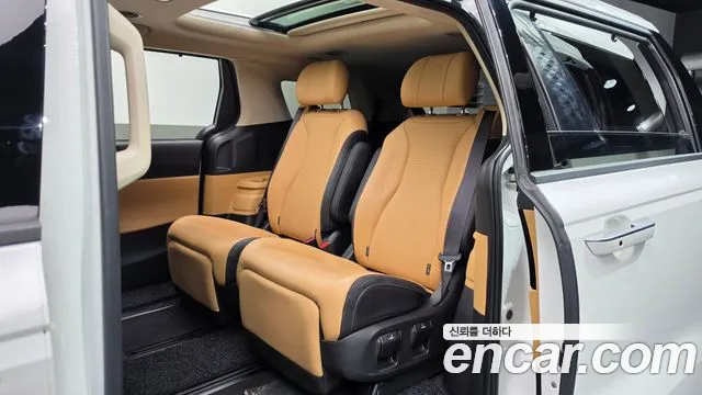 Kia Carnival 2023 thumb 12