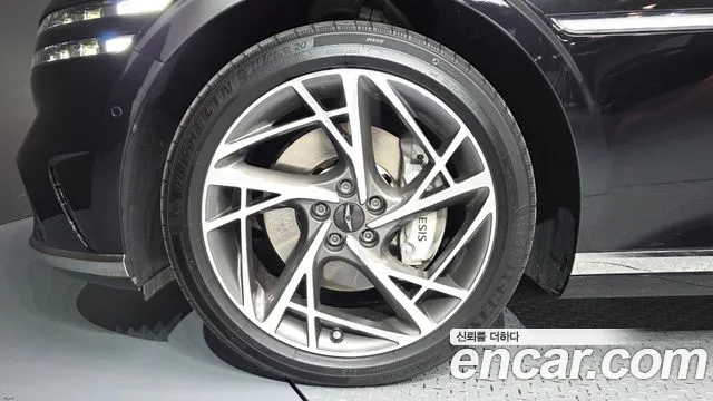 Genesis G90 2022 thumb 5