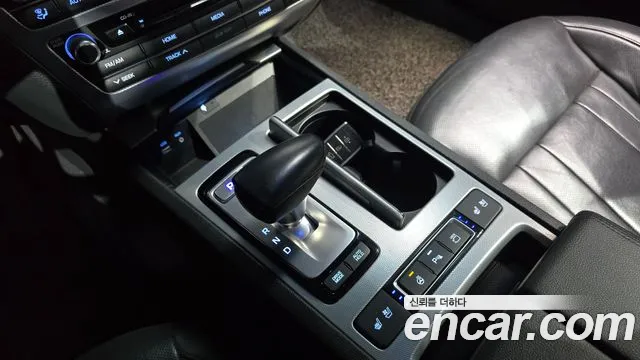Genesis G80 2018 thumb 9