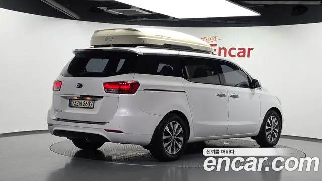 Kia Carnival 2017 thumb 2