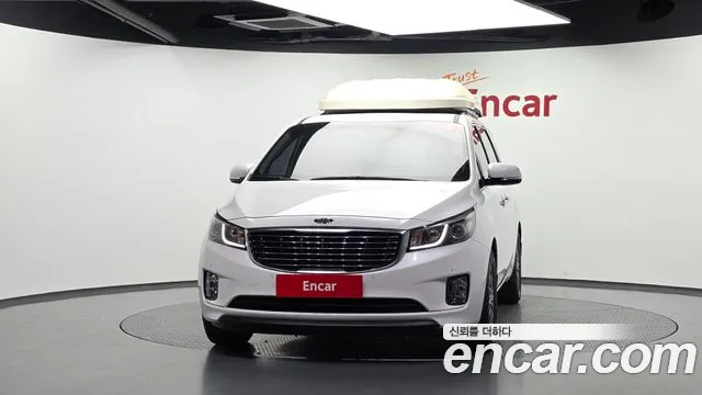 Kia Carnival 2017 thumb 3