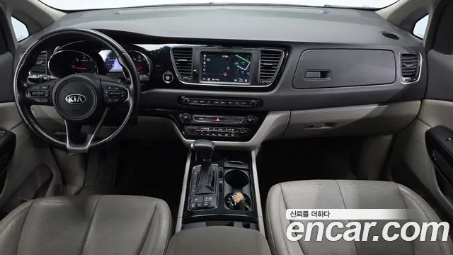 Kia Carnival 2017 thumb 7