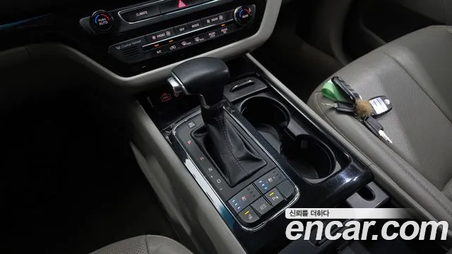 Kia Carnival 2017 thumb 9