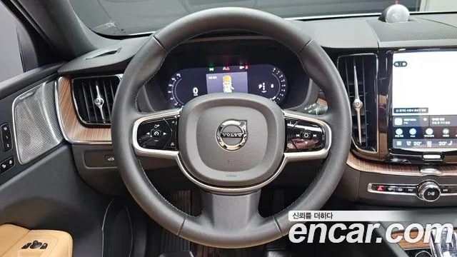 Volvo XC60 2023 thumb 11
