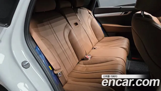 Genesis G80 2022 thumb 11