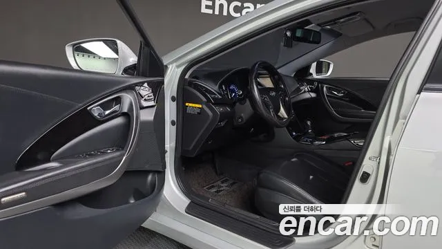 Hyundai Grandeur 2014 thumb 10