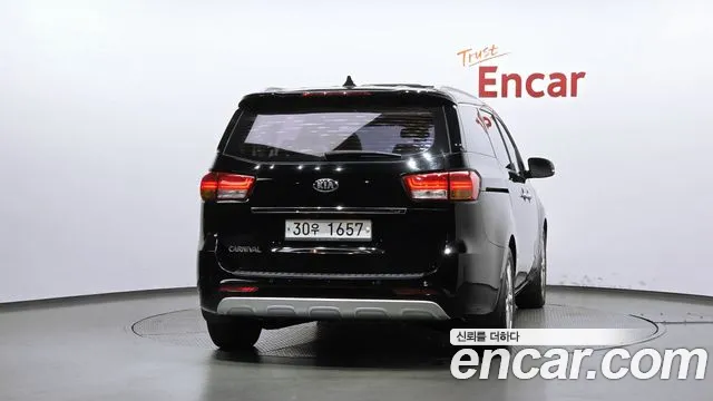 Kia Carnival 2014 thumb 4