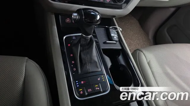 Kia Carnival 2014 thumb 9