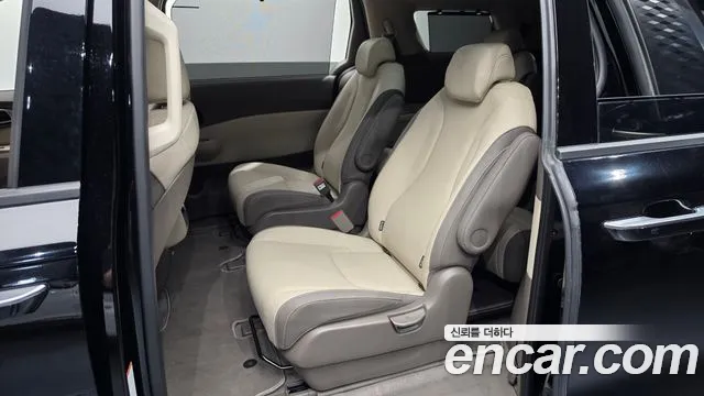 Kia Carnival 2025 thumb 10