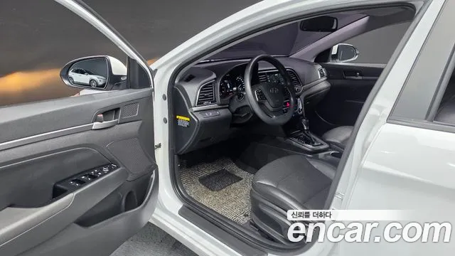 Hyundai Avante 2017 thumb 10