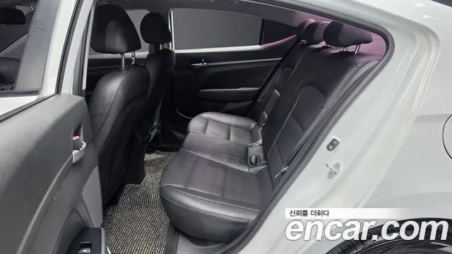 Hyundai Avante 2017 thumb 11