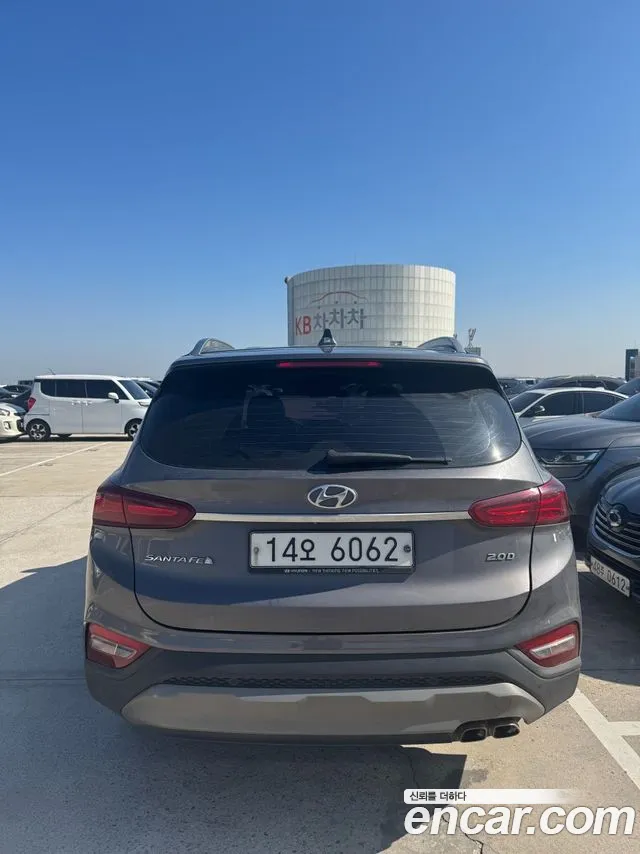 Hyundai Santa Fe 2019 thumb 2
